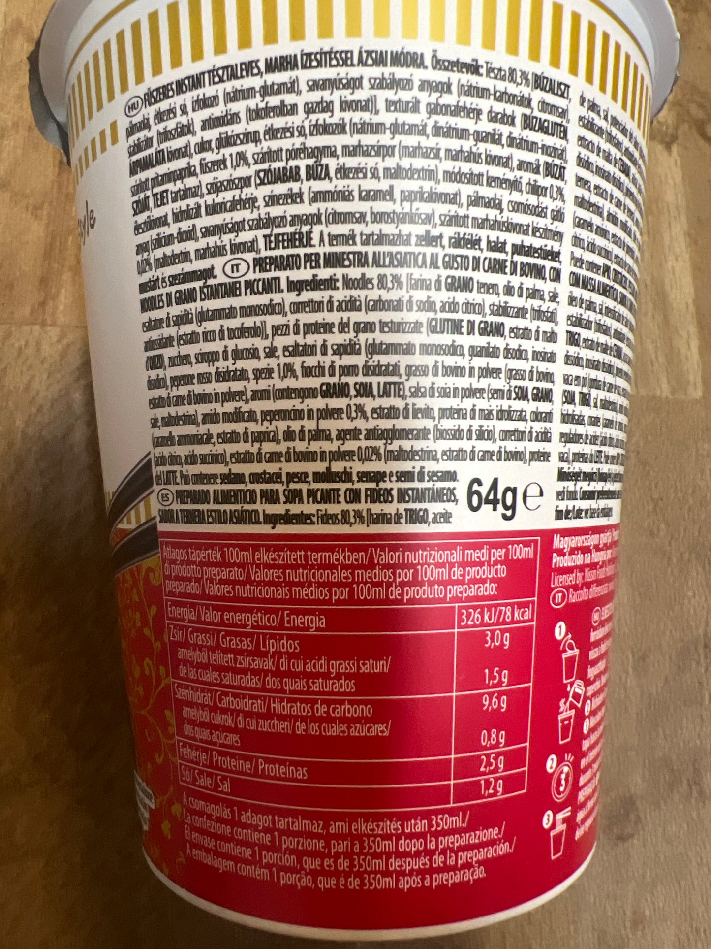 Nissin - Ramen al Manzo Piccante CUP 64g (CON BRODO)