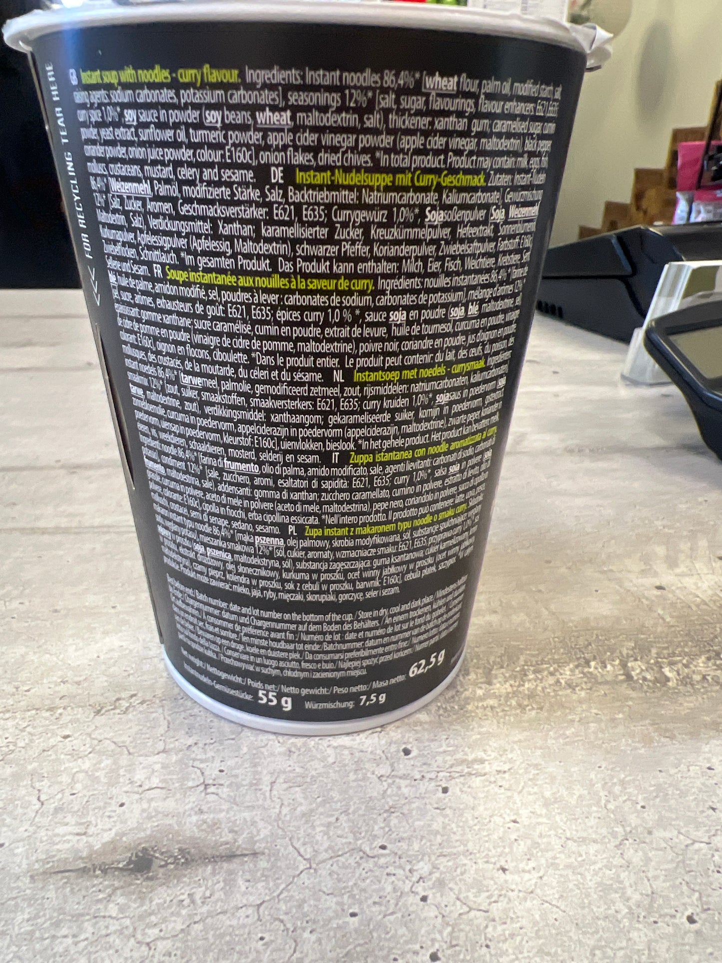 Oyakata - Ramen al Curry Giapponese CUP 62.5g (CON BRODO)