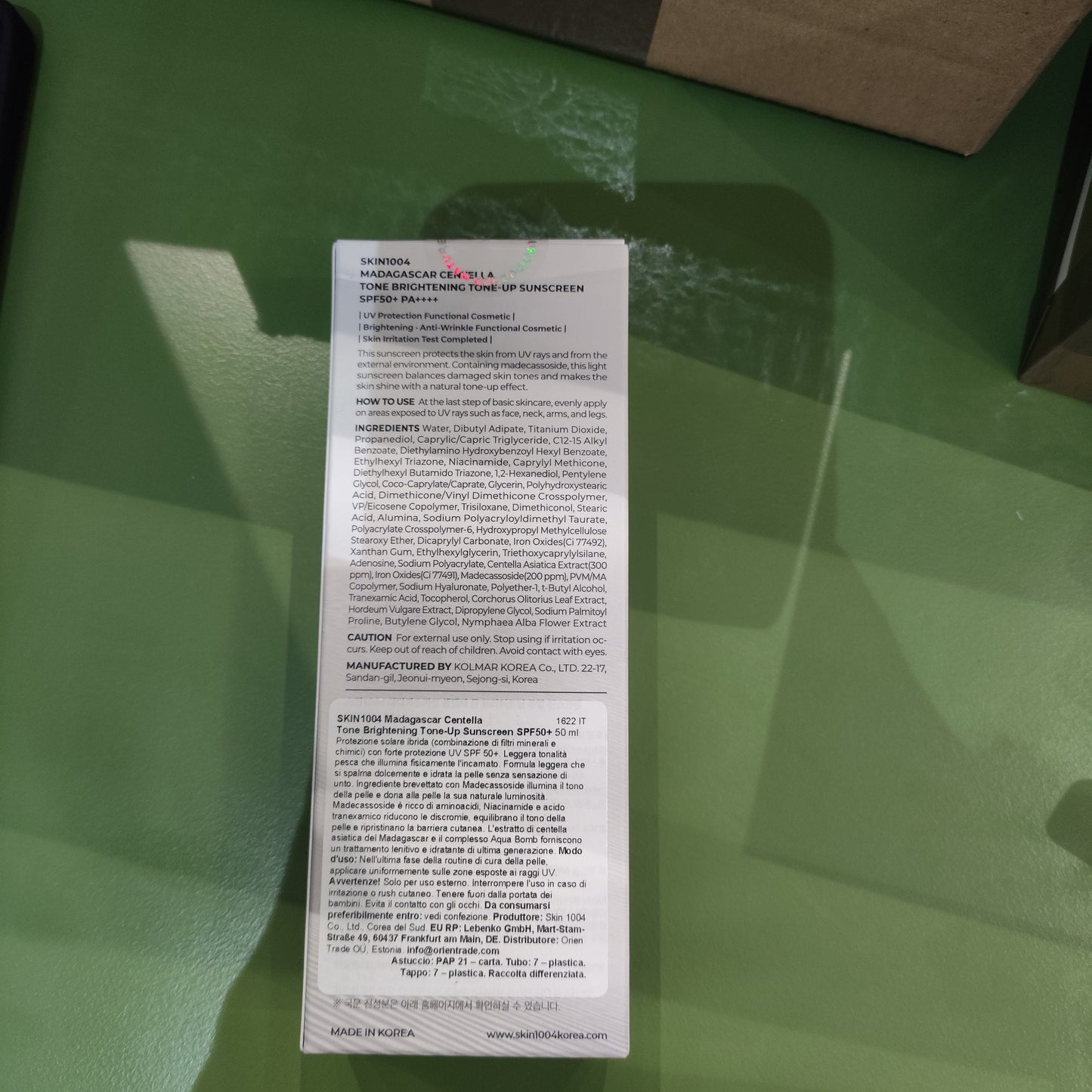 Skin1004 - Crema solare illuminante Tone Up spf50 50ml